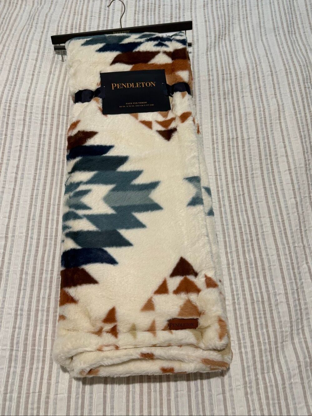 Pendleton Peak Canyon Faux Fur Throw Blanket 50" X 70" Ivory Aztec Reversible